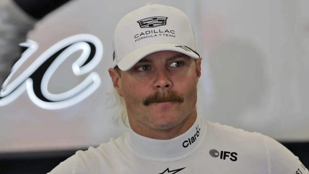 Bottas Lelang Helm Baku demi Badak, Ada Foto Vulgar