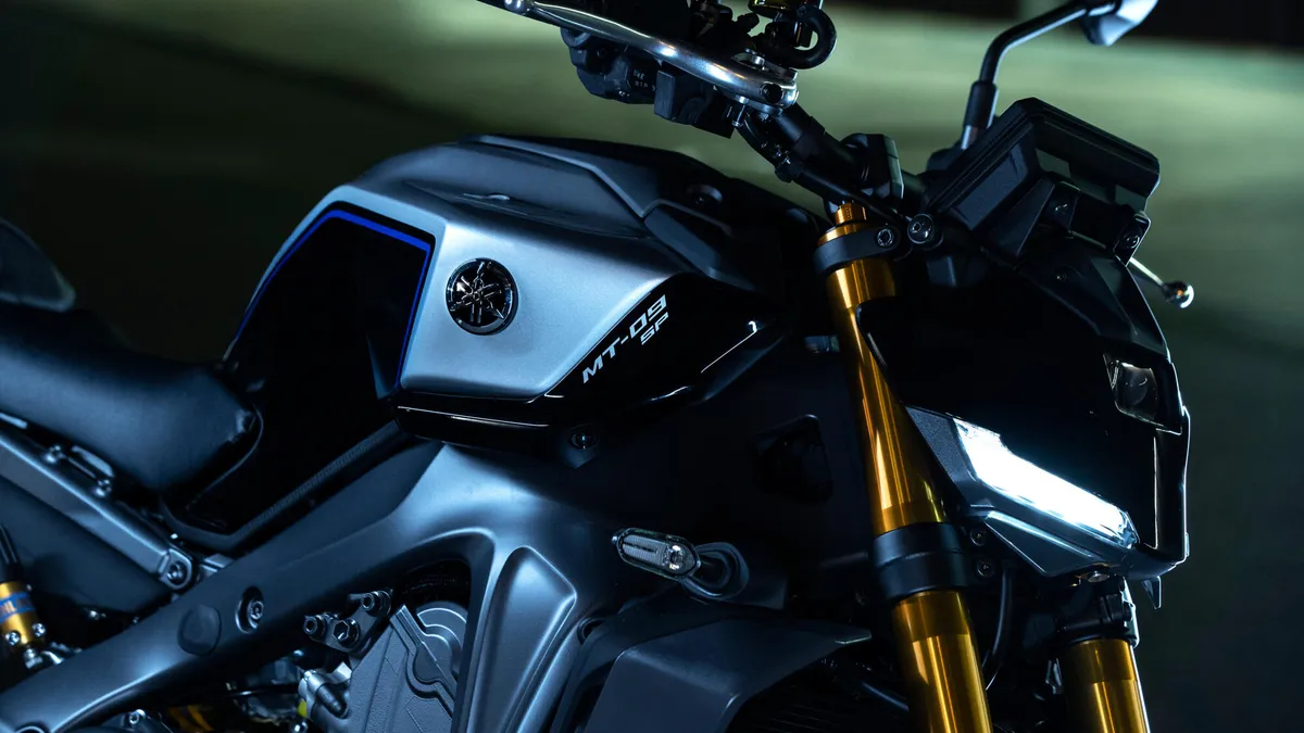 Yamaha MT-09 SP 2026: Hyper Naked with Racing DNA
