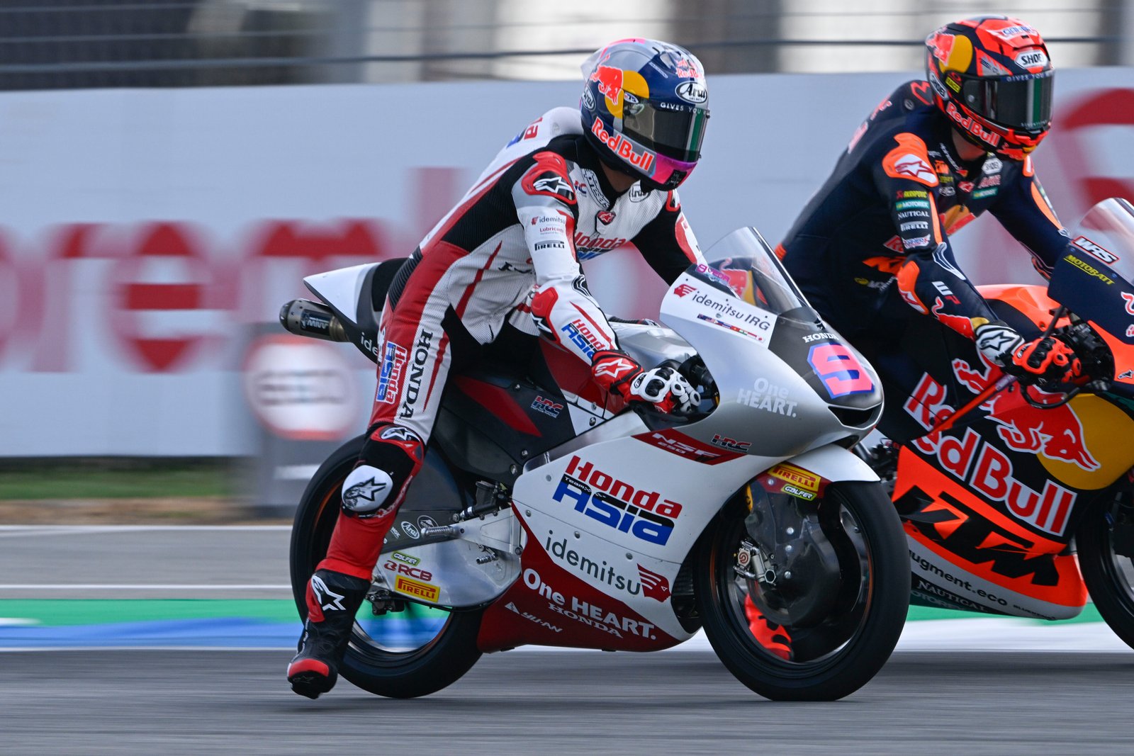 Veda Ega Pratama Menggila di Lap Terakhir, Tembus 8 Besar Moto3 Jepang