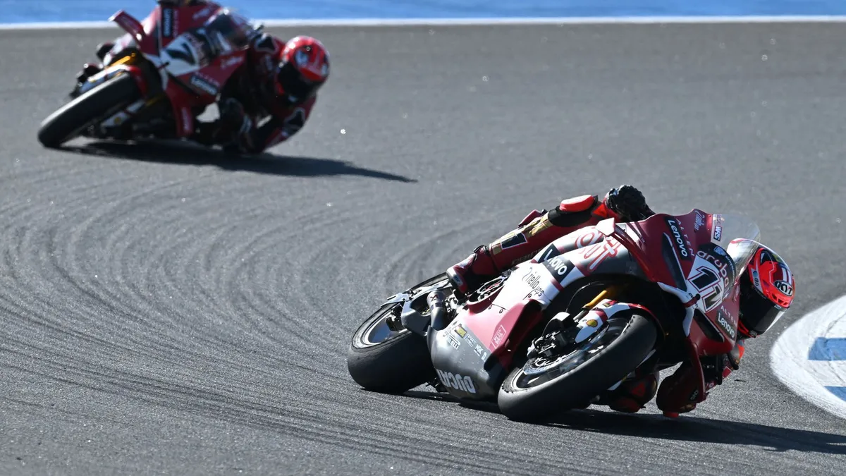 Hasil Race 1 WorldSBK Estoril 2026: Nicolo Bulega Kembali Dominan