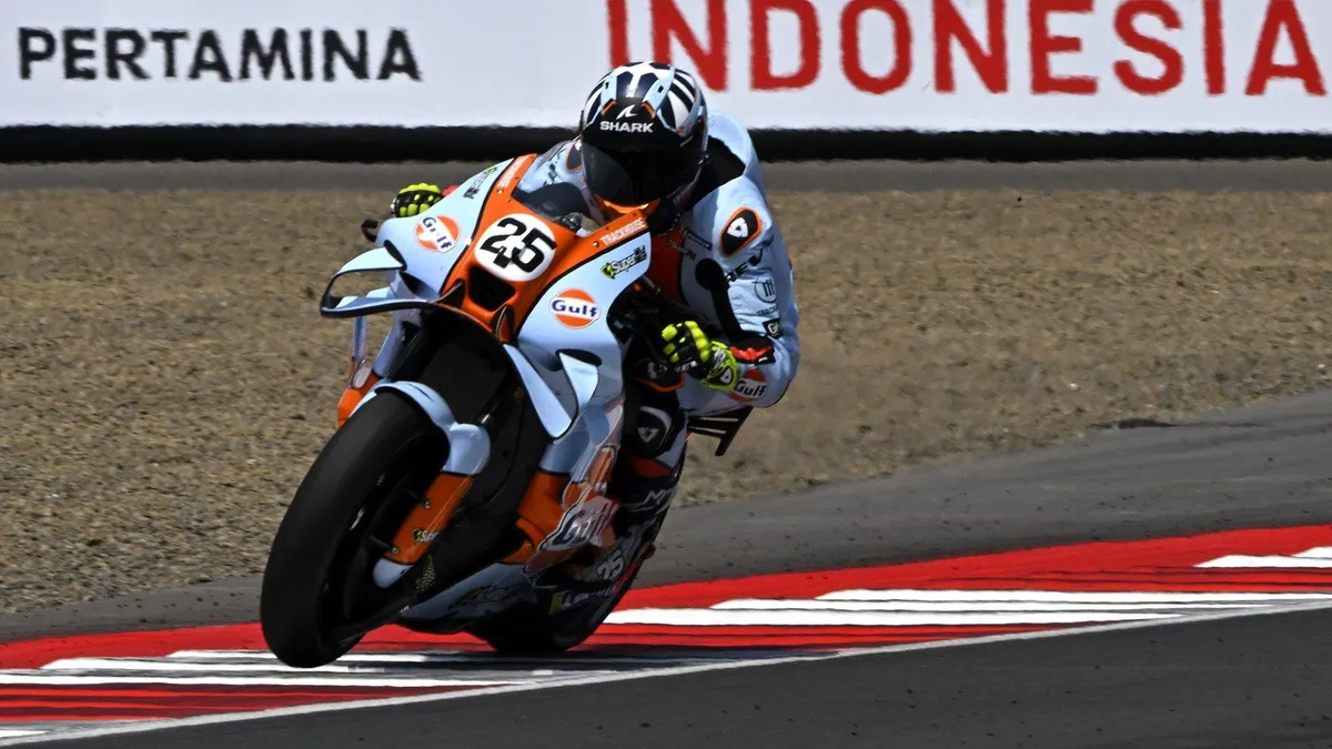 Raul Fernandez Rebut Pole Perdana MotoGP Mandalika 2026