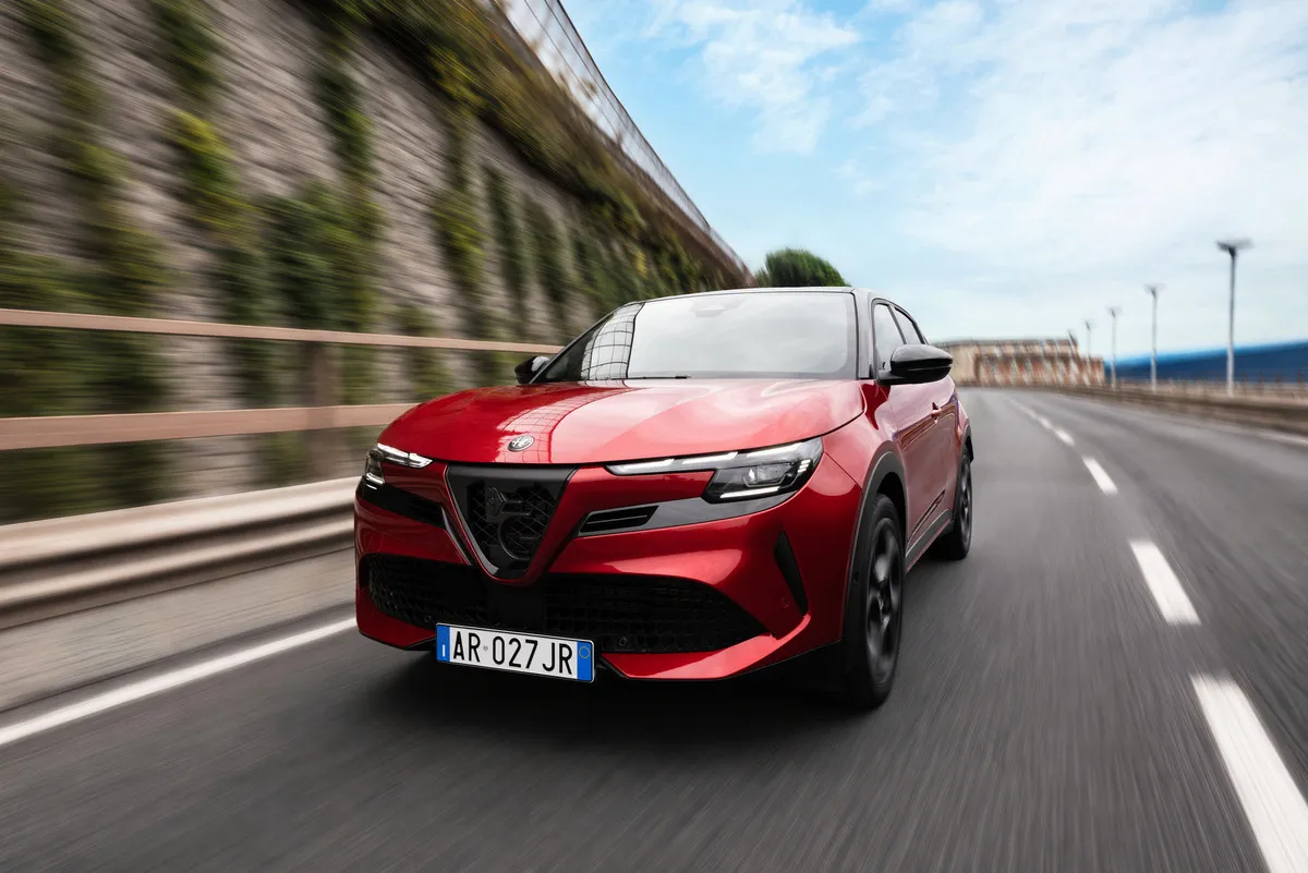 Pembaruan Lini Alfa Romeo Fokus Pada Kenyamanan Dan Teknologi