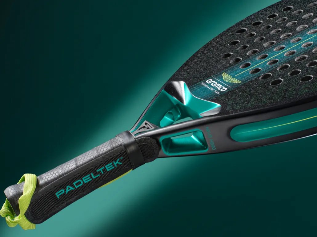 Aston Martin Rilis Koleksi Raket Padel Eksklusif Jelang GP Amerika Serikat 2026