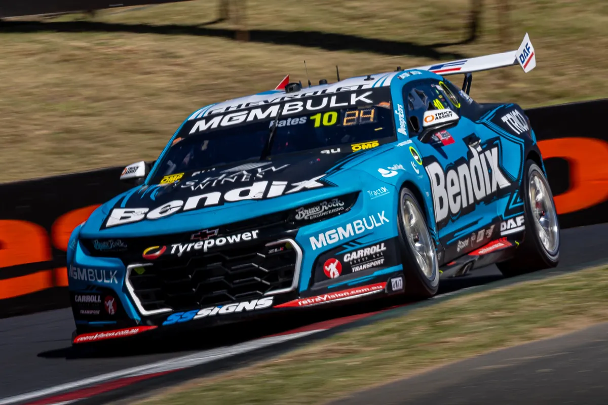 Zach Bates Kuasai Kualifikasi Bathurst 1000 Lewat Rekor Baru