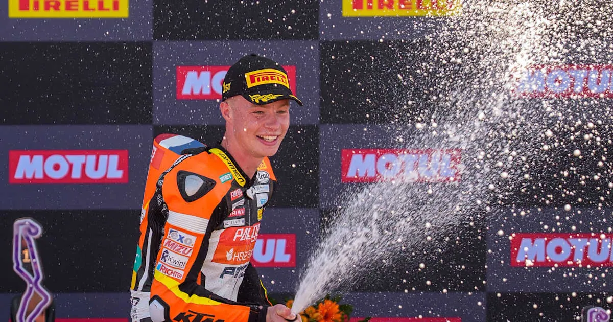 Pensiun Dini, Rekor Juara Dunia Supersport 300 Jeffrey Buis Gantung Helm di 2026
