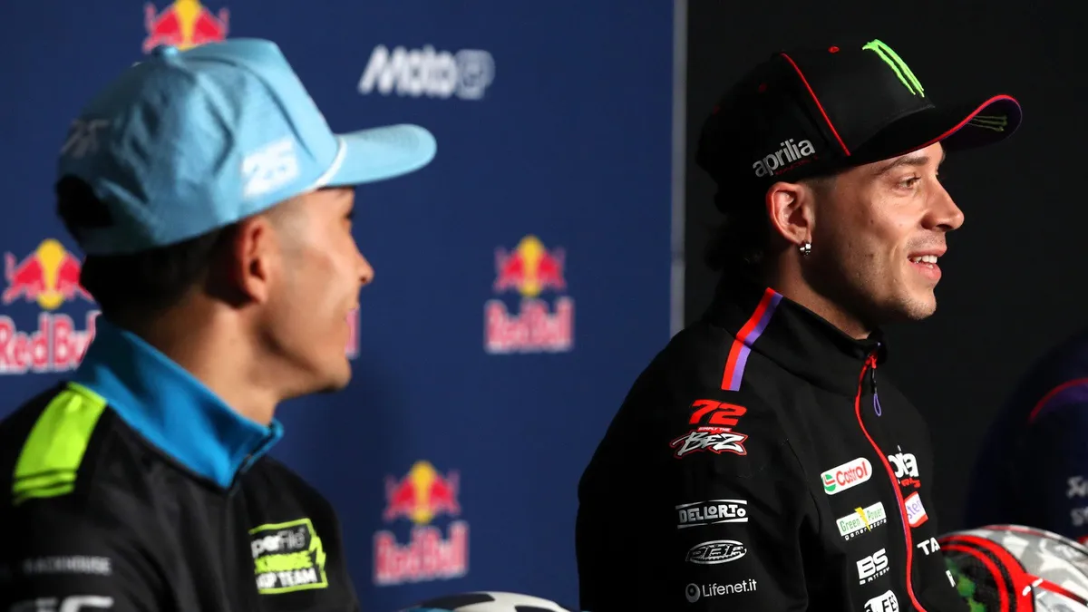 Bezzecchi dan Fernandez Bantah Pertemuan Aprilia Bahas Team Orders di MotoGP 2026