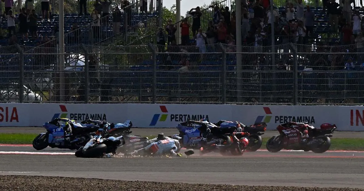 Insiden Kurve 1 MotoGP 2026: Balasan Menohok Marco Bezzecchi untuk Raul Fernandez