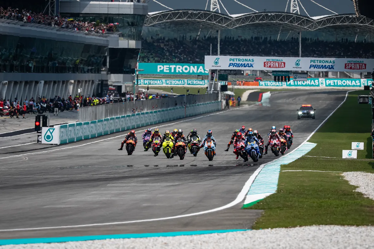 Pedro Acosta Menang Drama Sprint Sepang Saat Marc Marquez Perkokoh Posisi Puncak Klasemen