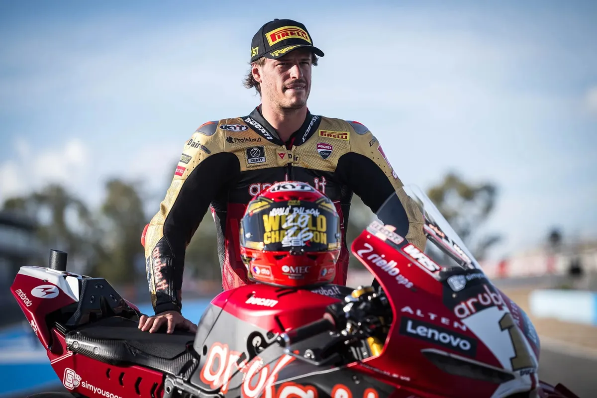 Bulega Ungkap Pesan Valentino Rossi dan Komentar soal Marc Marquez