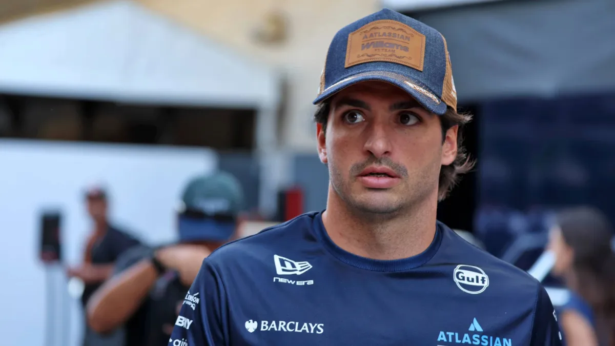 Carlos Sainz Asks F1 Leaders for Patience with Lapped Cars