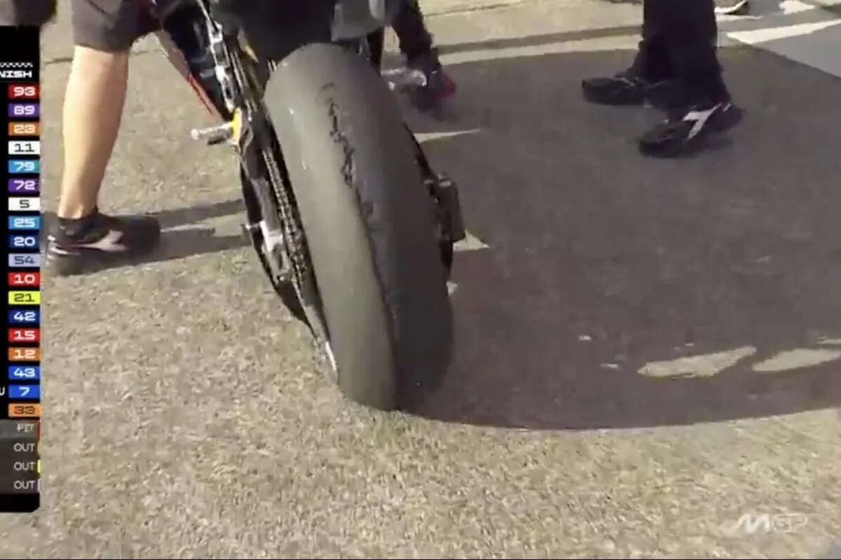Bagnaia and Martin Tyre Disaster Shakes Up Motegi Sprint Race