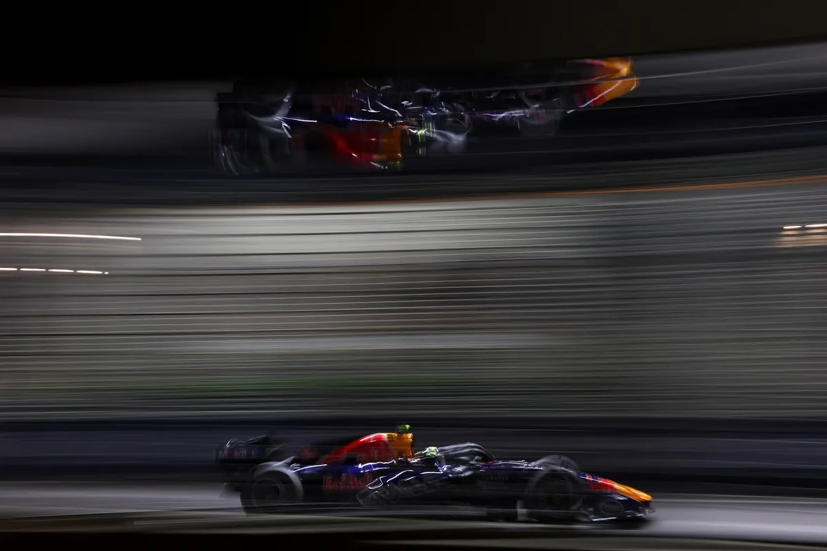 Verstappen Amankan Pole Sprint F1 Singapura di Bawah Lampu Malam