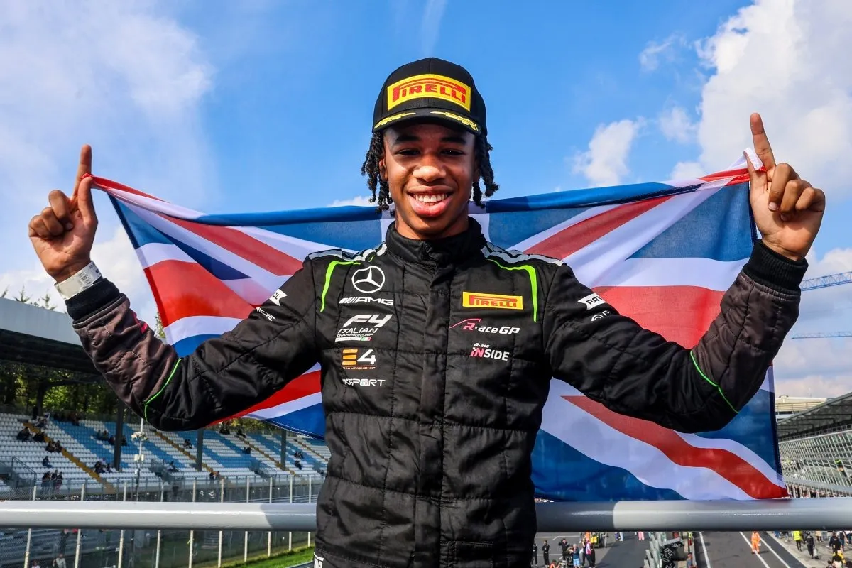 Kenzo Craigie Rebut Gelar Juara E4 2026 di Monza Lewat Drama Lap Akhir
