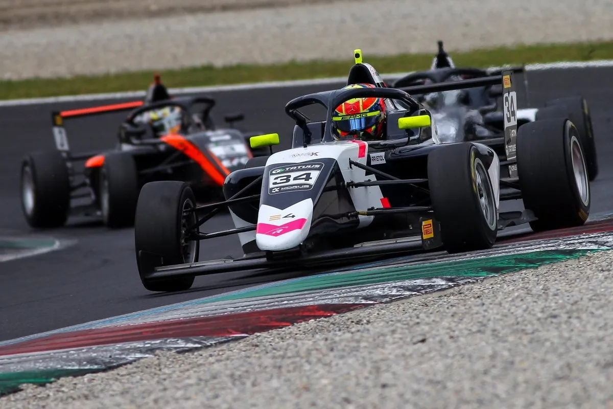Kenzo Craigie Menang Race 1 Monza 2026, Perlebar Jarak Gelar E4