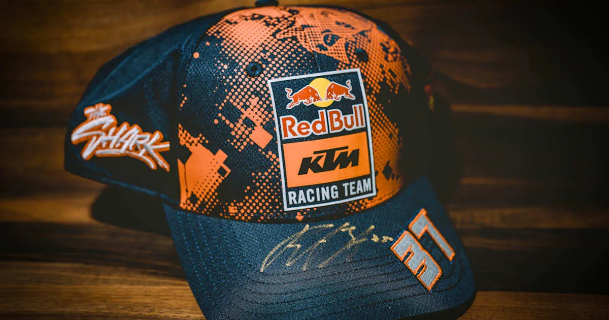 Menangkan Topi KTM Bertanda Tangan Pedro Acosta dari MotoGP Austria 2026