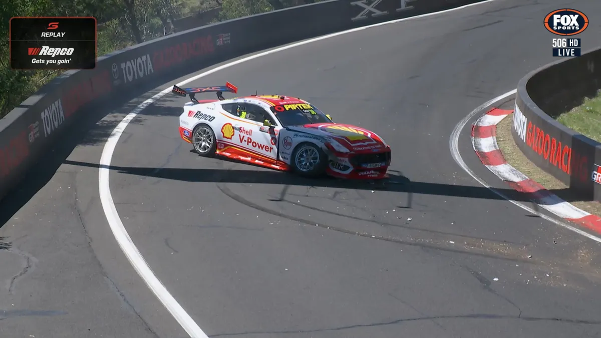 Kecelakaan Dick Johnson Racing Akhiri Sesi Latihan Bathurst 1000 Lebih Cepat