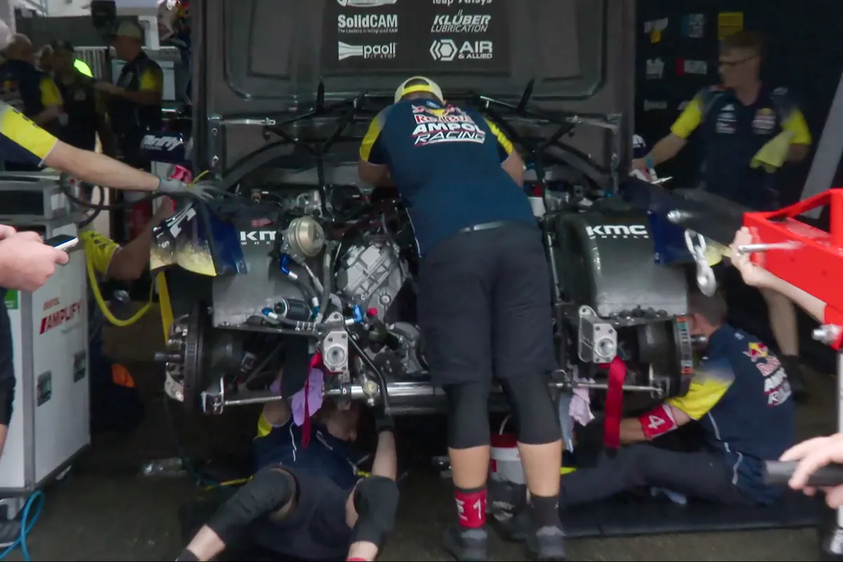 Triple Eight Lakukan Penggantian Mesin Darurat Jelang Gold Coast 500
