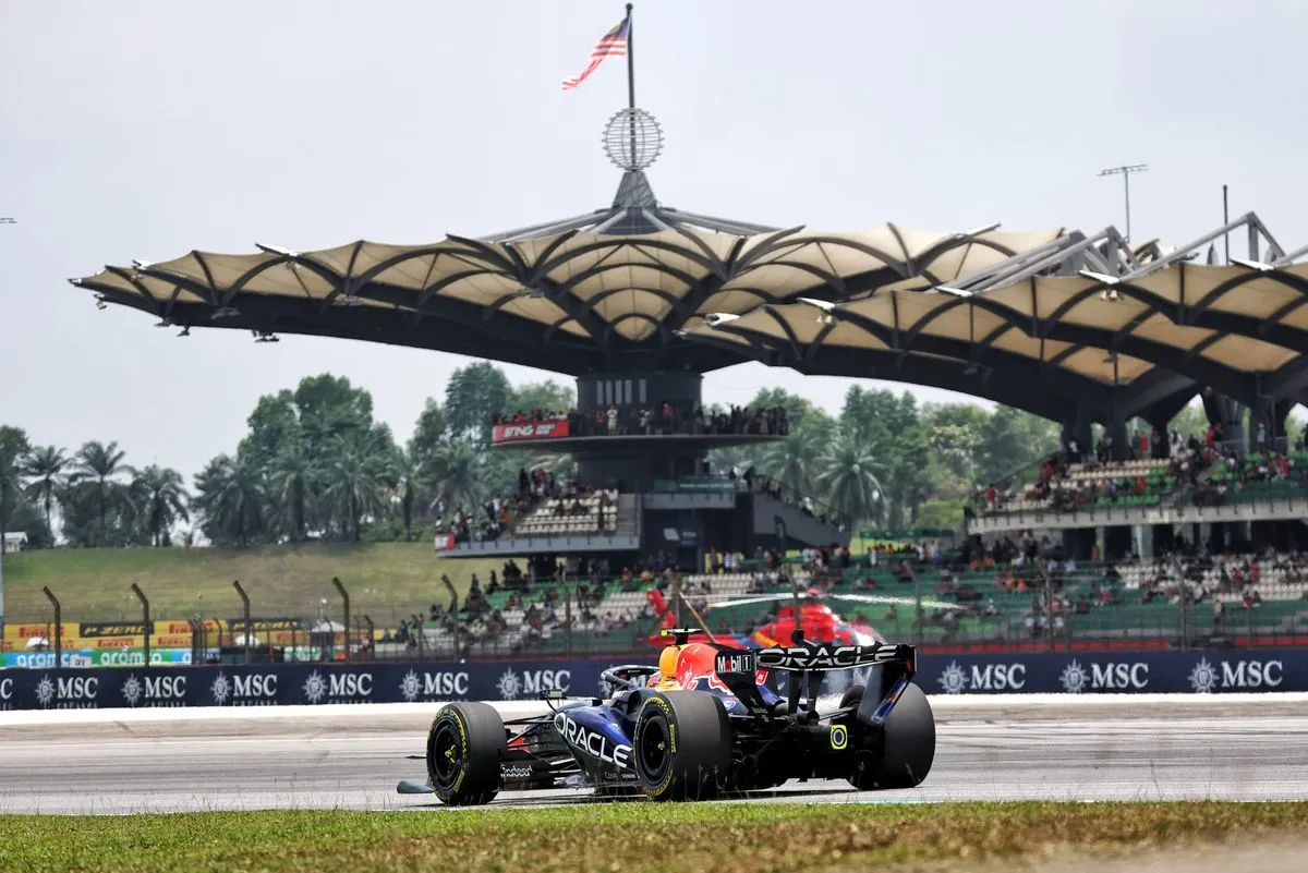 Grid F1 Malaysia: Verstappen dan Hamilton Berbagi Baris Terdepan