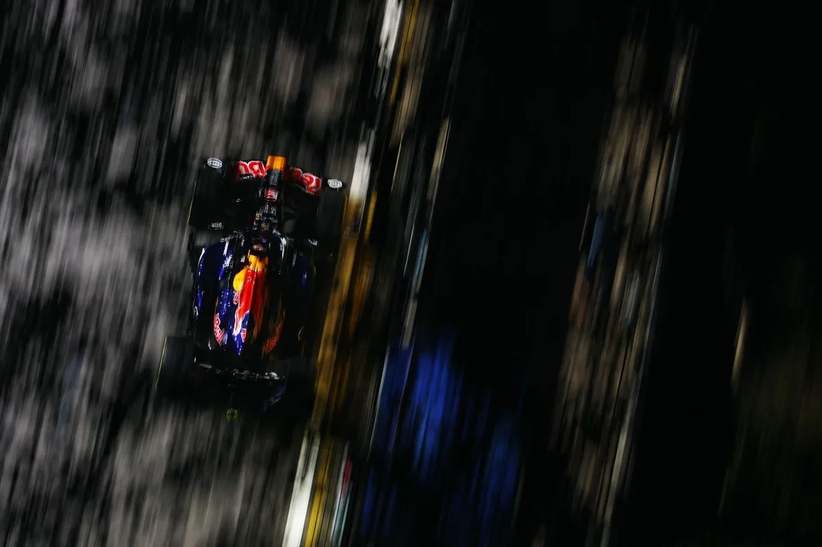 Verstappen Takes Singapore GP Sprint Pole as Antonelli Struggles