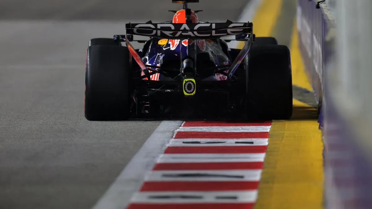 Hasil F1 GP Singapura 2026: Verstappen Menang Dominan