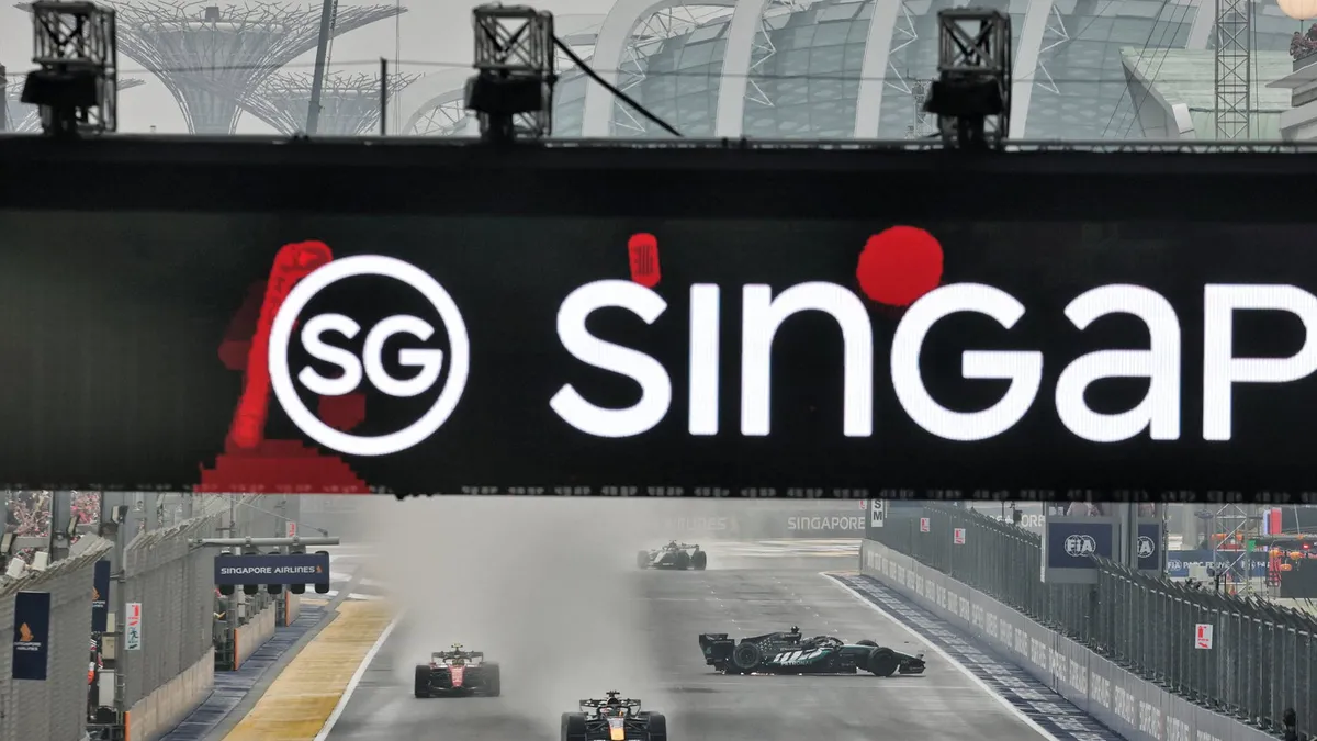 George Russell Tersingkir Dramatis di Sprint GP Singapura 2026