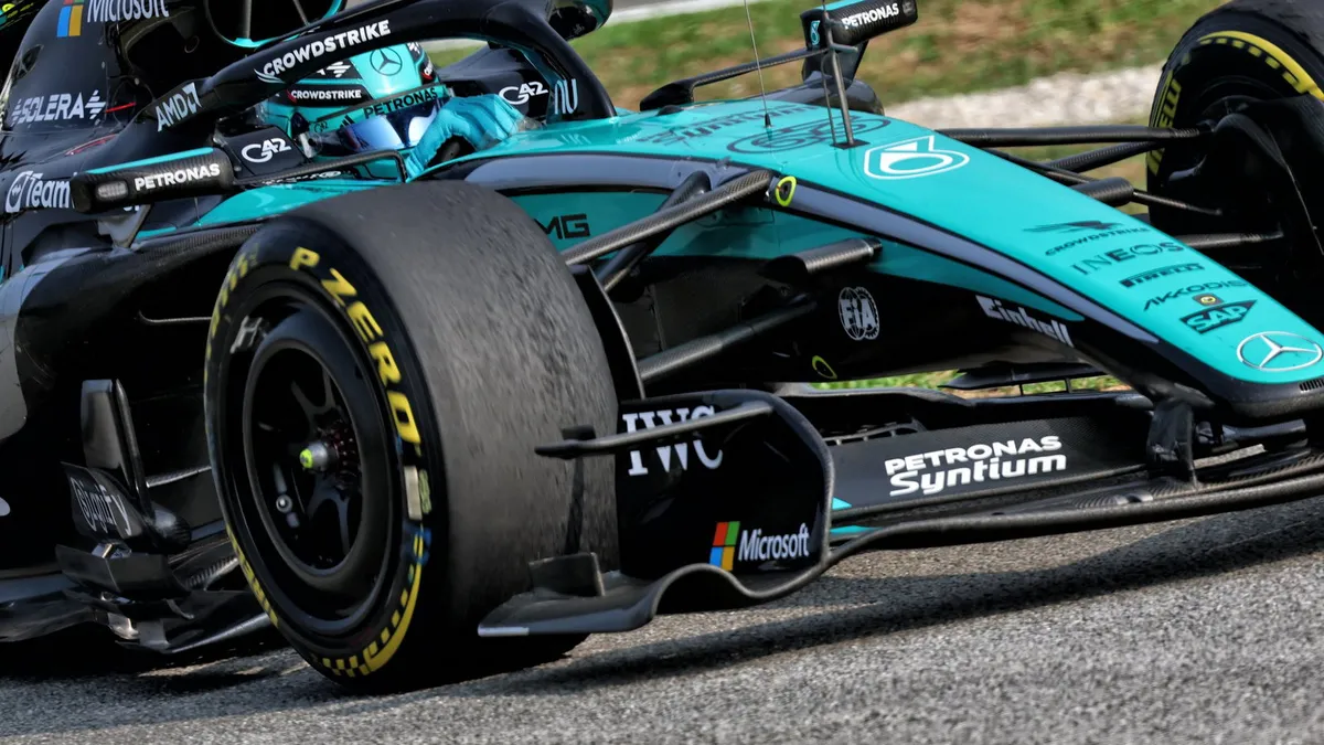 Russell Beri Penilaian Awal Upgrade Mercedes di F1 Bahrain