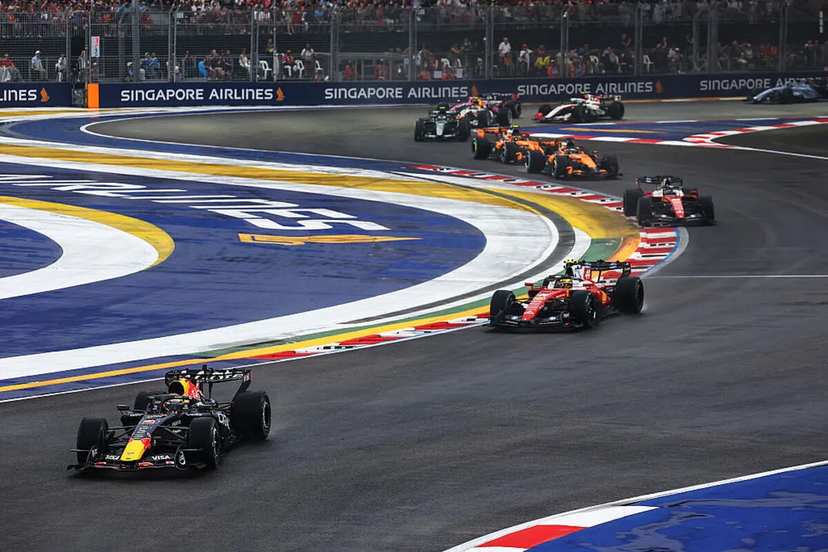Hasil Sprint GP Singapura 2026: Max Verstappen Taklukkan Sirkuit Basah Marina Bay