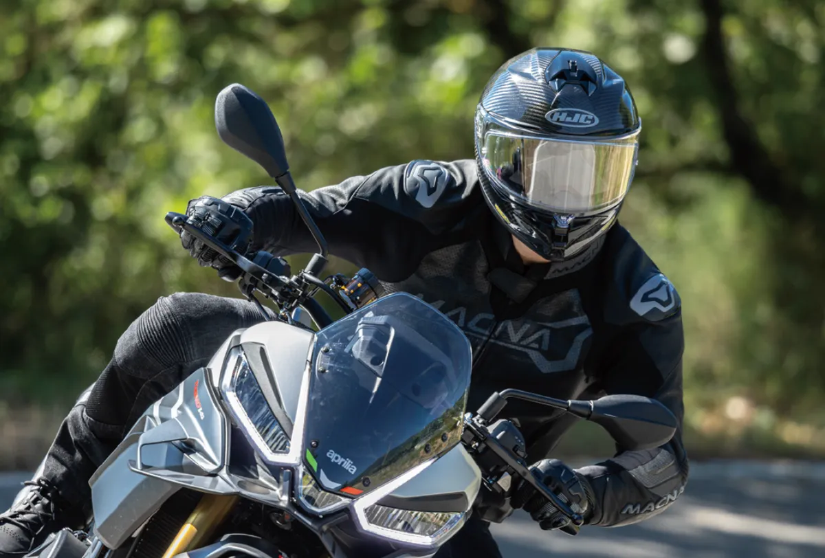 HJC Rilis Helm F72 Carbon: Ringan, Aerodinamis, dan Nyaman