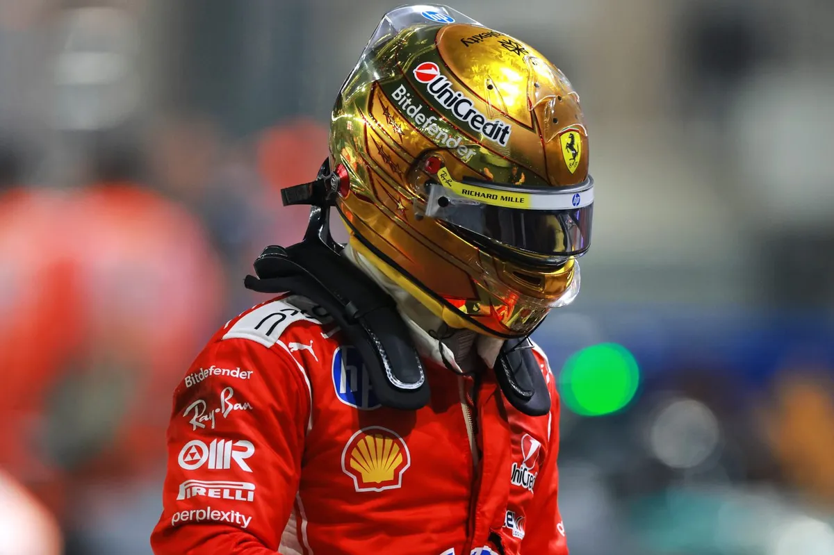 Lewis Hamilton Minta Maaf ke Ferrari Usai Tolak Panggilan Pit GP 2026