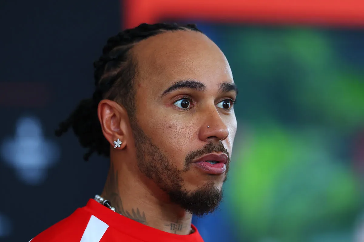 Hamilton Terhindar dari Penalti Usai Halangi Bortoleto di FP2