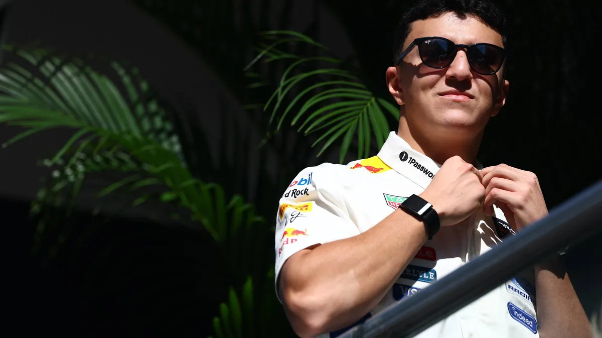 Isack Hadjar Dikecam Eks Pembalap F1 Usai Ngamuk di Radio Tim Red Bull