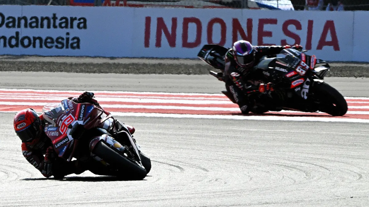 Drama Tekanan Ban MotoGP Mandalika 2026: Alasan Jorge Martin Sengaja Biarkan Marc Marquez Lewat