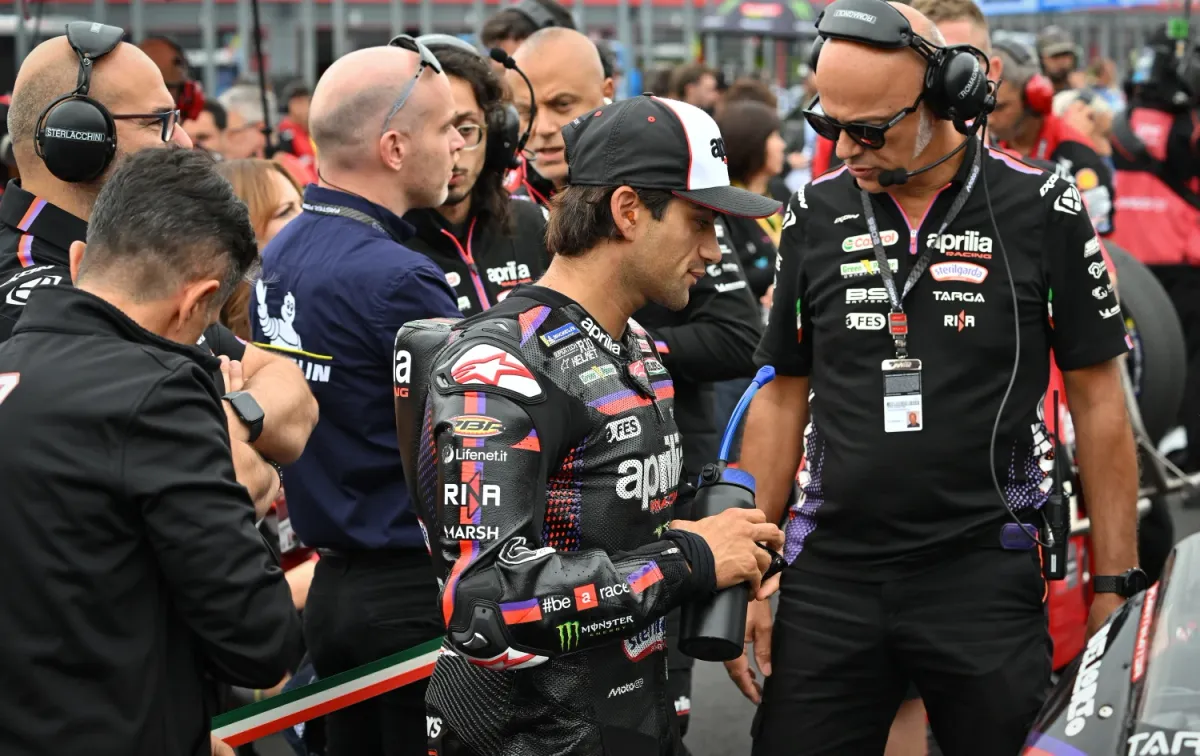 Jorge Martin Panics After Water Enters Helmet Visor