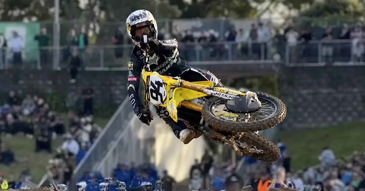 Ken Roczen Ngamuk dan Sapu Bersih Kemenangan Sempurna di Auckland