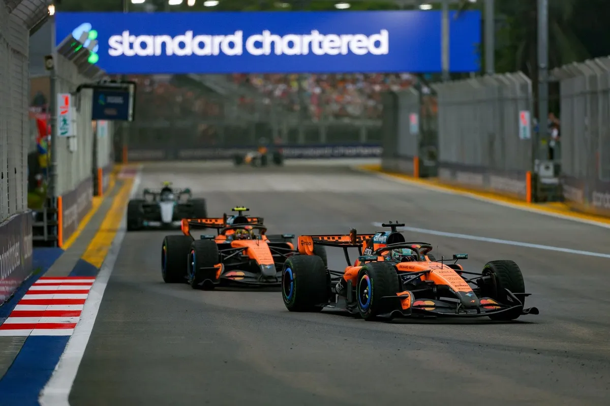 Insiden GP Singapura 2026: Lando Norris Terancam Penalti Usai Tabrak Oscar Piastri