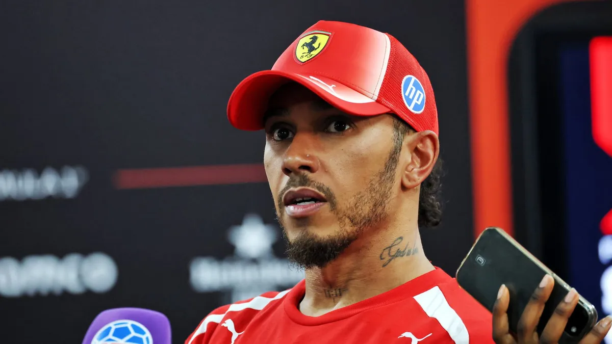 Hamilton Regrets Setup Tweaks After Missing F1 Singapore GP Pole in 2026