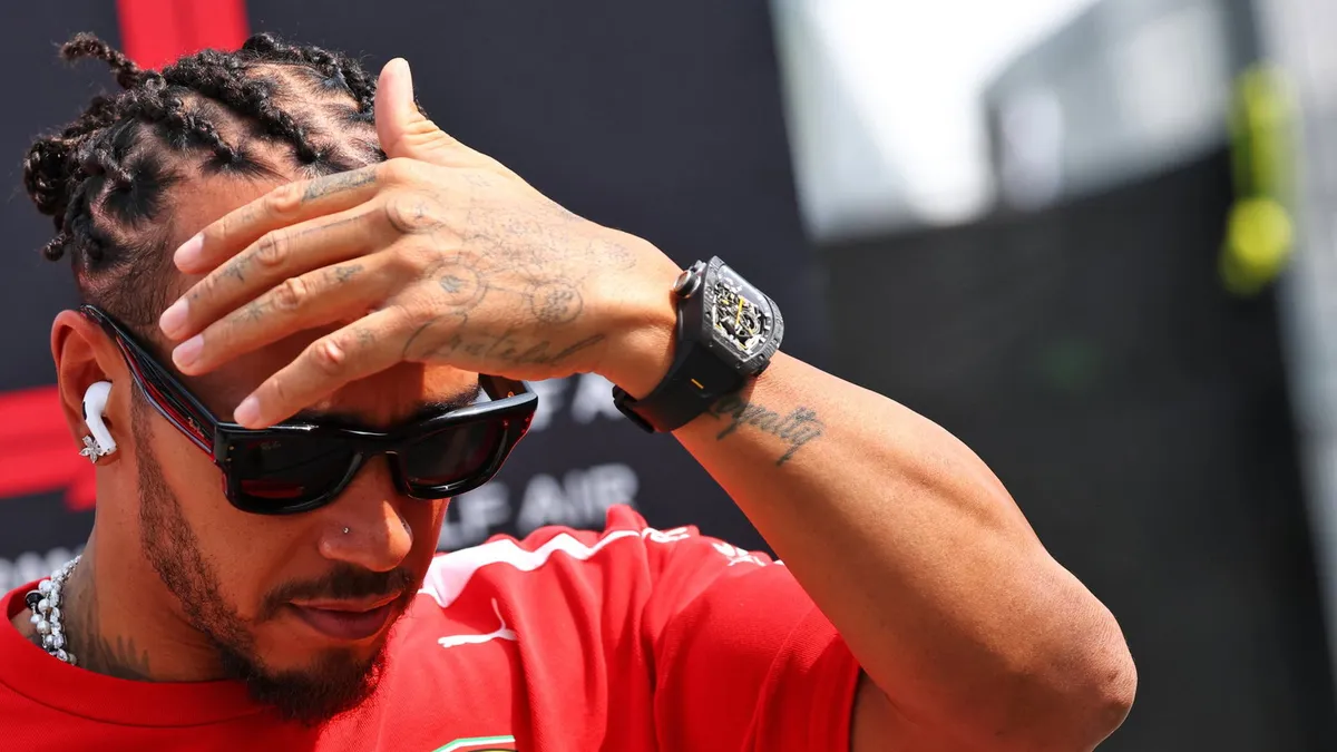 Hamilton Peringatan, Ferrari Denda Rp160 Juta di Bahrain