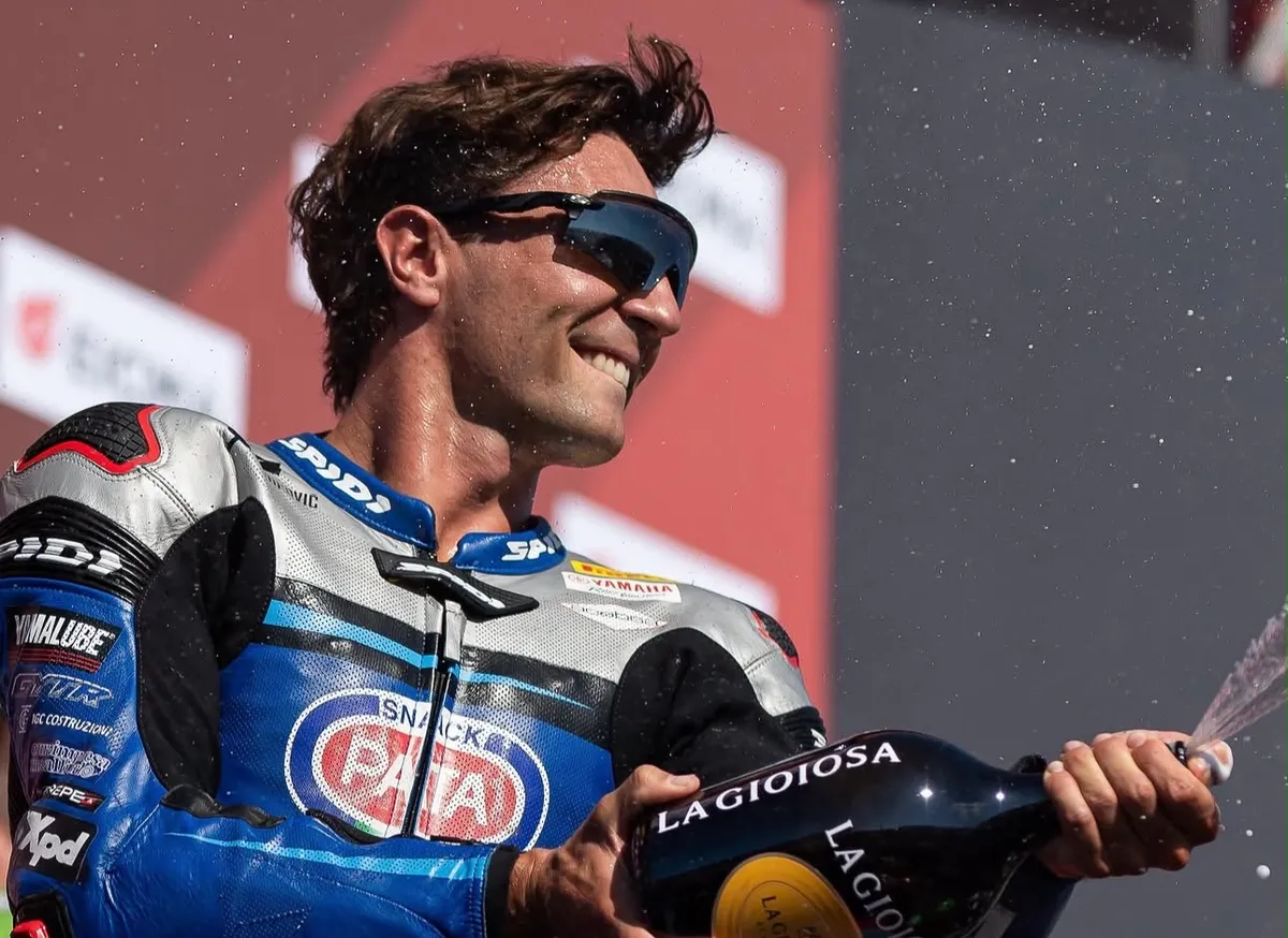 Albert Arenas Kunci Gelar Juara Dunia Supersport 2026 di Estoril