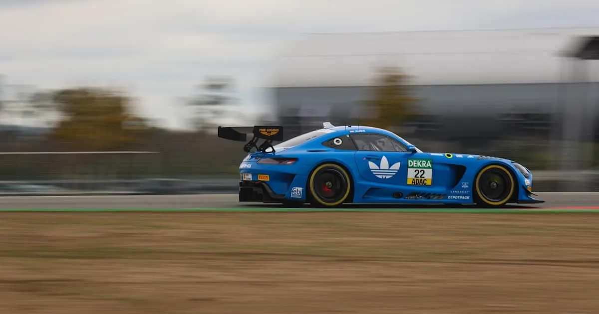 Lucas Auer Menangi Race 1 DTM Hockenheim 2026 yang Diwarnai Drama
