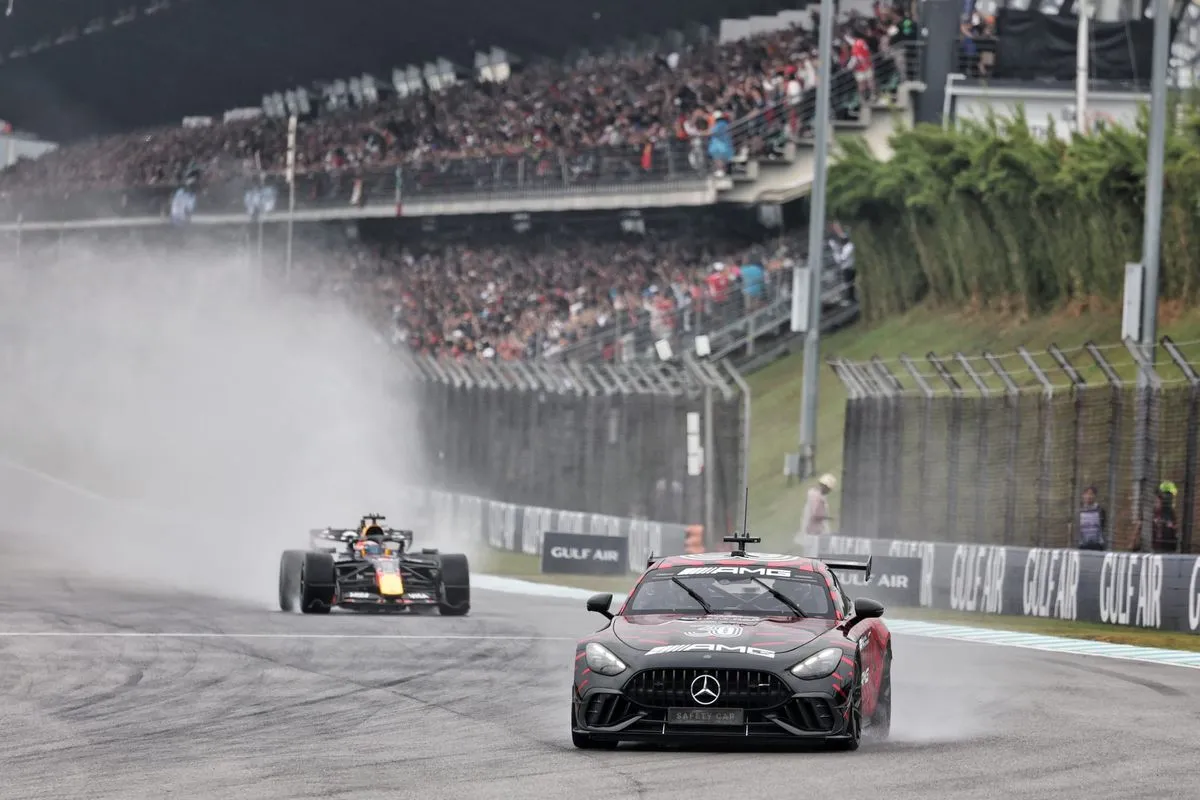 Start GP Malaysia F1 Batal Akibat Mobil Mogok Massal di Sepang