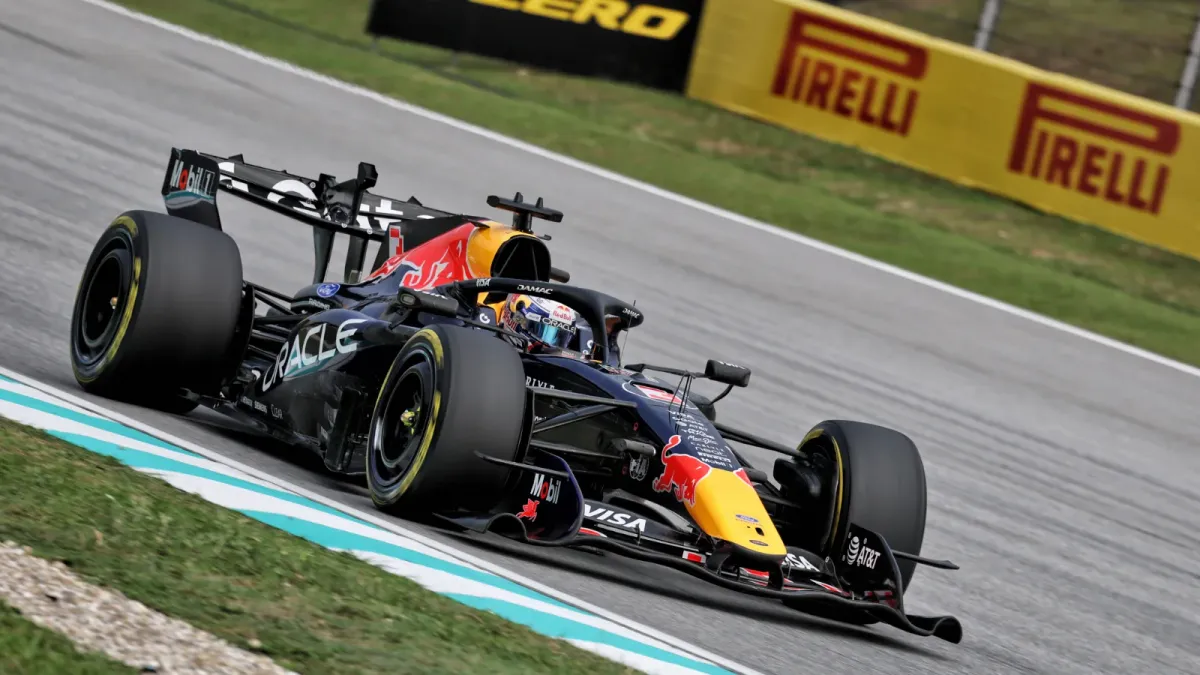 Verstappen dan Leclerc Pimpin Latihan Bebas di Sepang