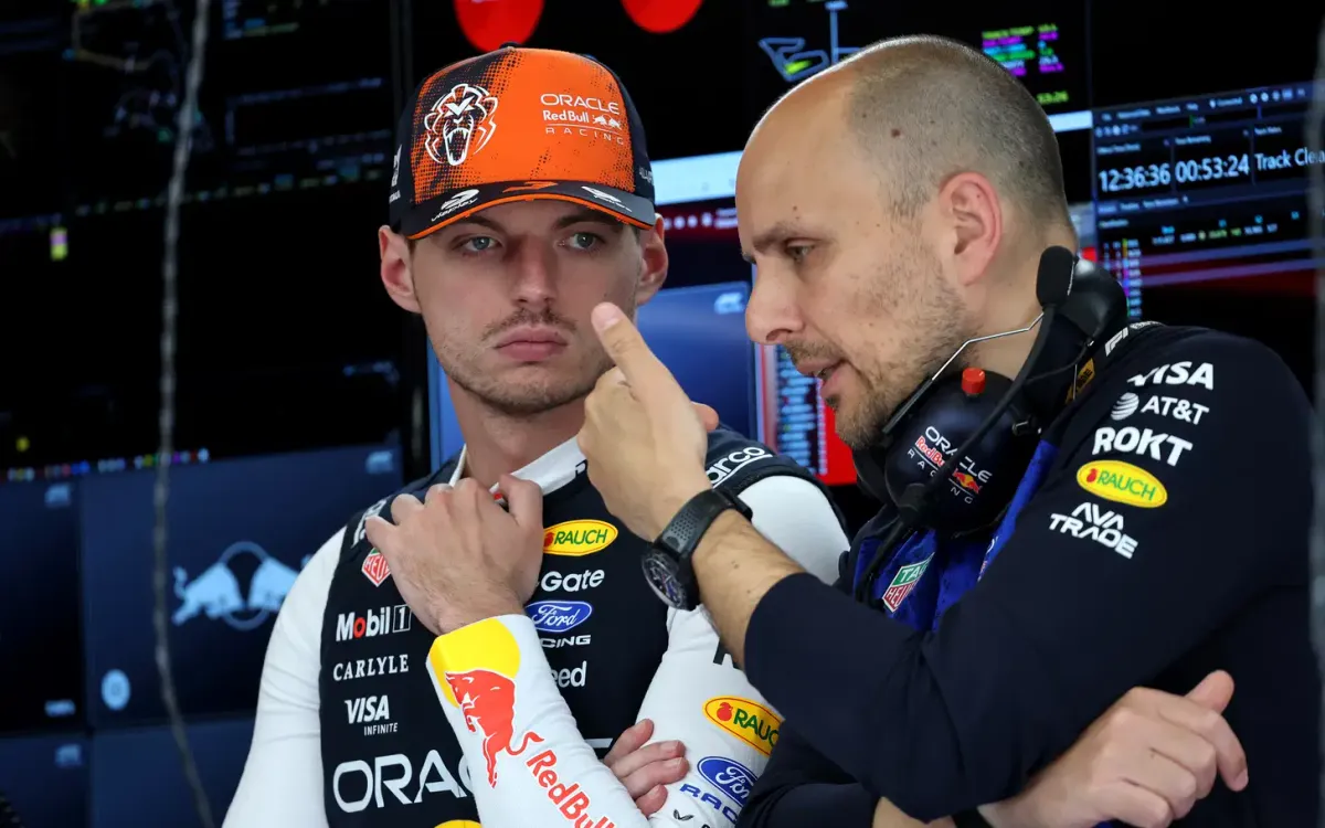 Tom Hart Gantikan Gianpiero Lambiase di Tiga Seri F1 2026