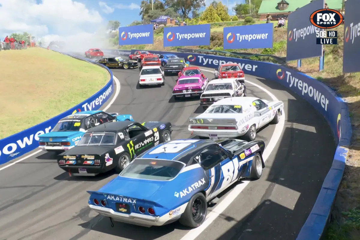Drama Tourng Car Masters Mount Panorama 2026: Insiden Fogg dan Kemenangan Johnson
