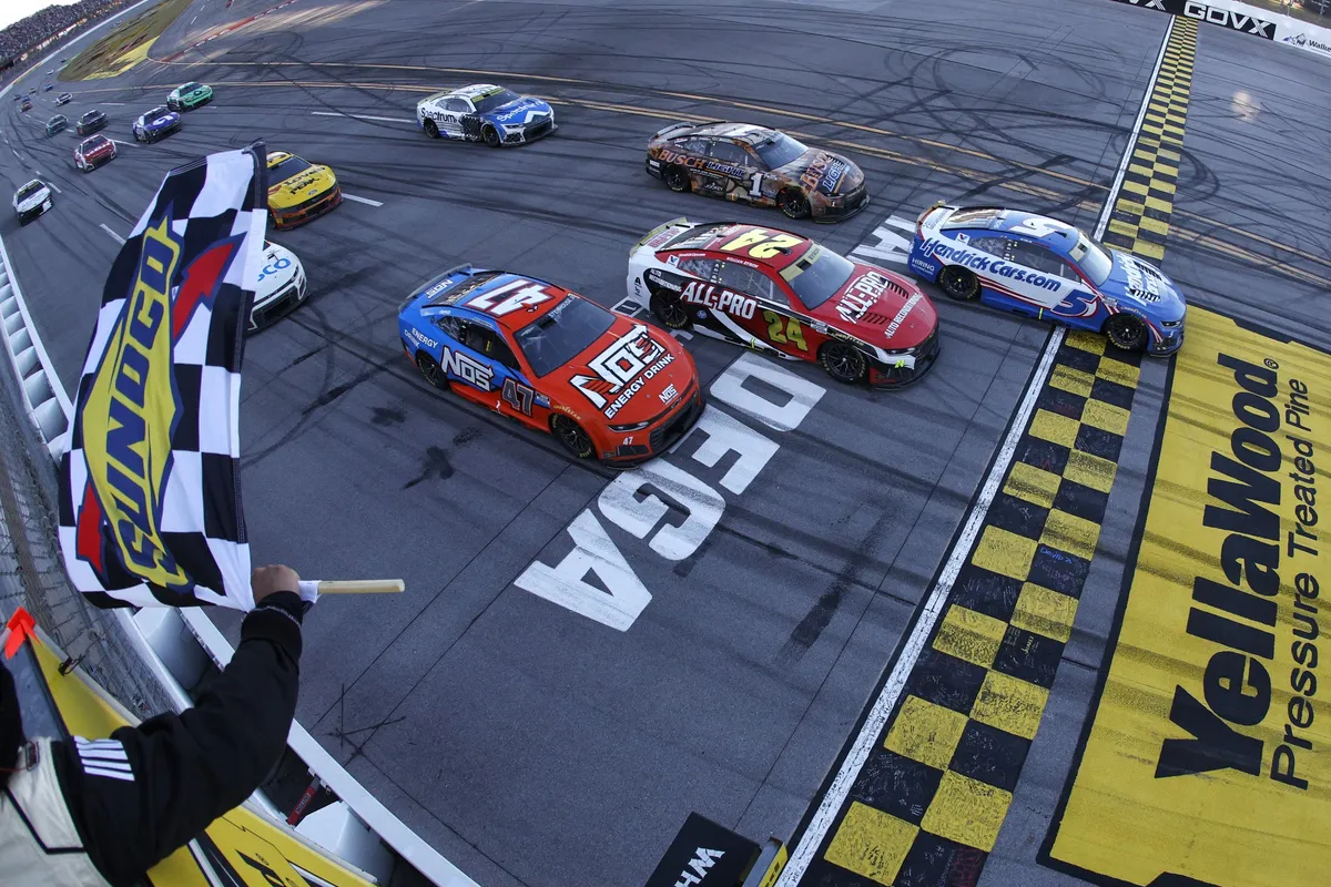 NASCAR Tegaskan Kemenangan Kyle Larson di Talladega 2026 Murni Tanpa Konspirasi