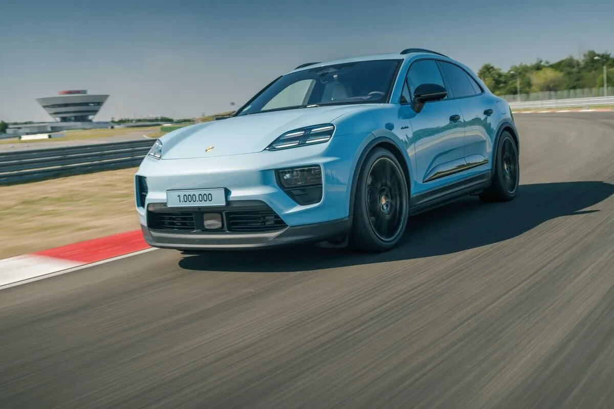 Porsche Siapkan Macan Bermesin Bensin 2028: Strategi Baru Hadapi Era Elektrik