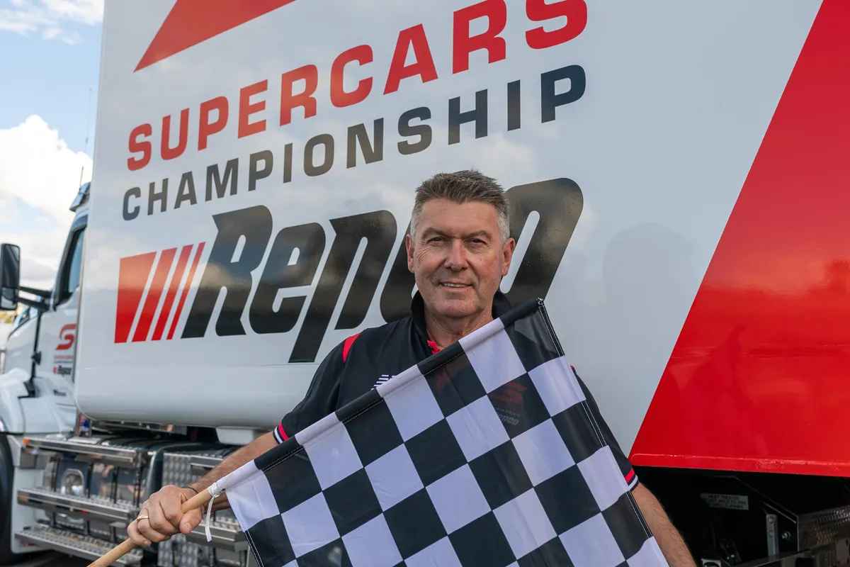 PPQ Legends Night Auction Offers Ultimate Chequered Flag Wave Experience