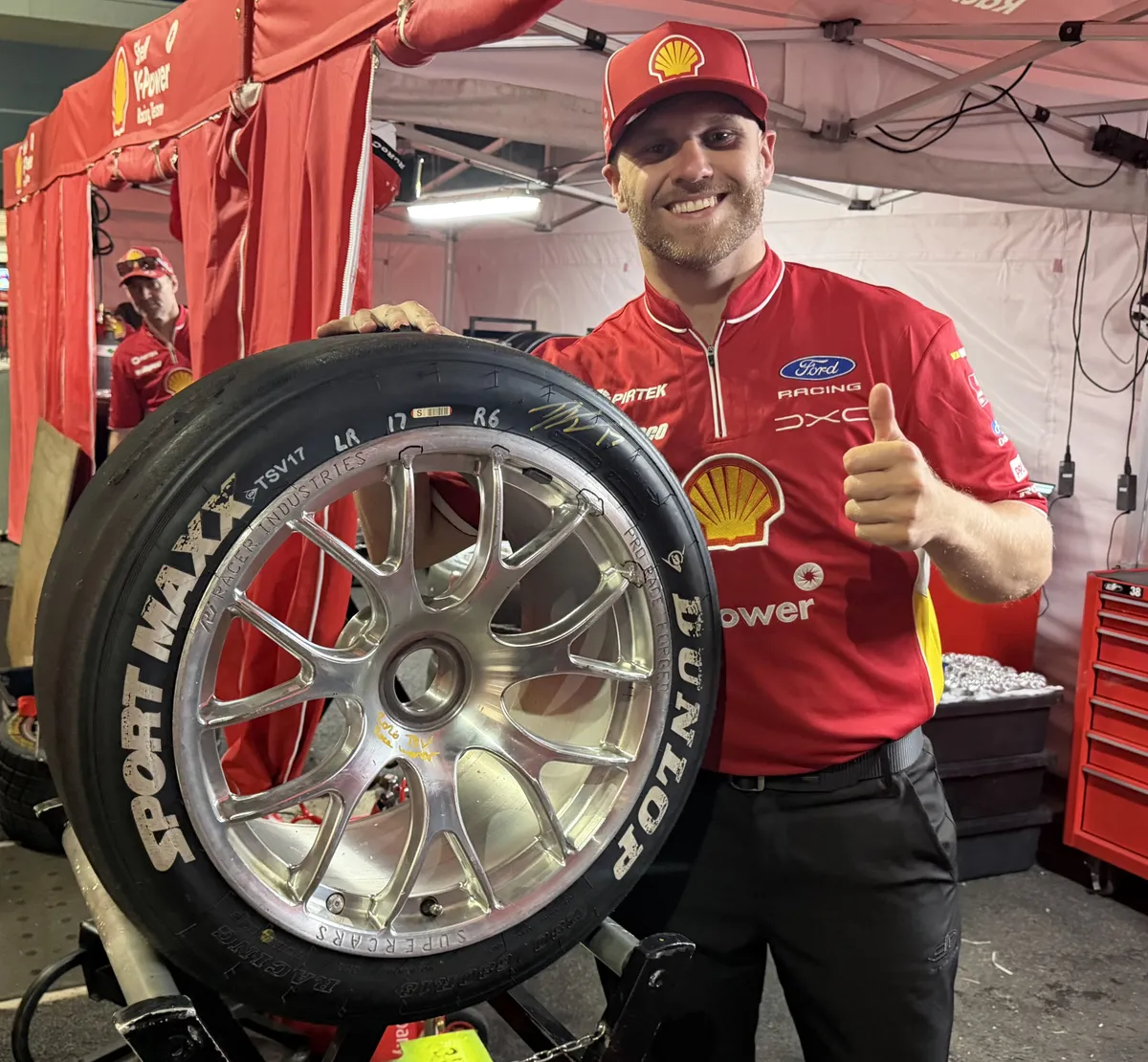 Lelang Supercars 2026: Ban Bekas Kostecki di Townsville Dilego