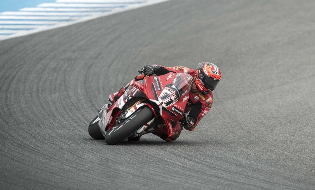 Hasil Race 2 WorldSBK Jerez 2026: Nicolo Bulega Sempurna, Alvaro Bautista Gagal Podium