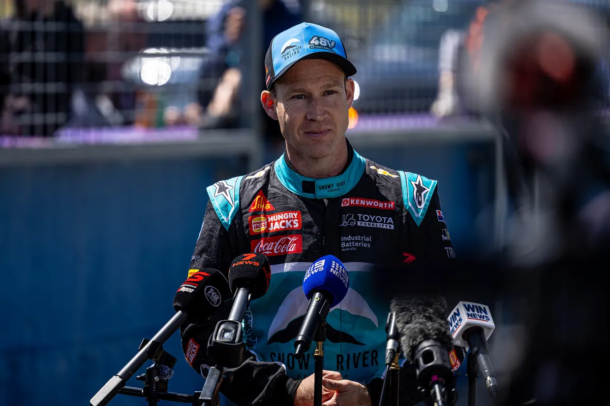 Masa Depan David Reynolds di Team 18 Kembali Mengambang