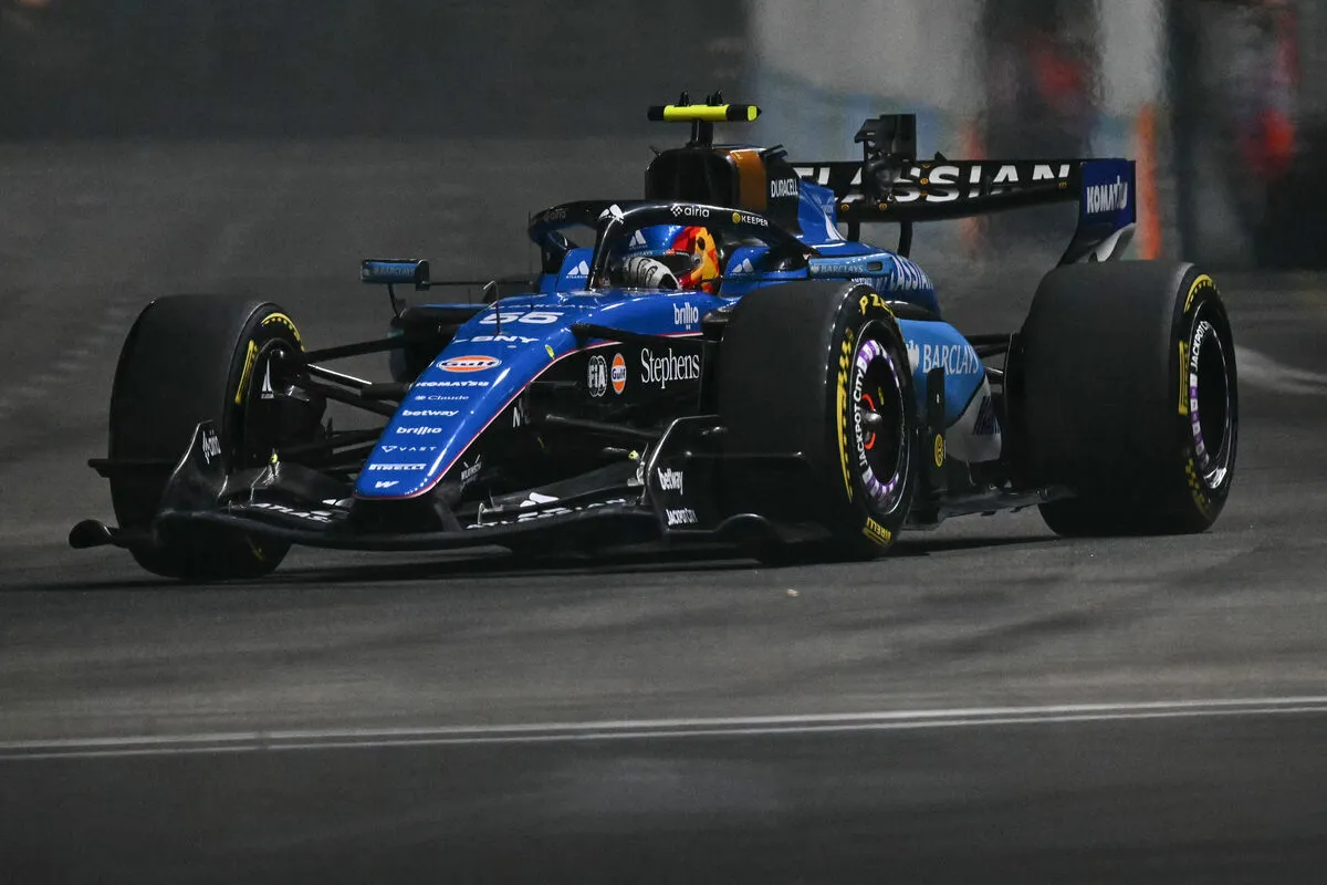 Sainz Kecam FIA Terapkan Standar Ganda Regulasi Software F1